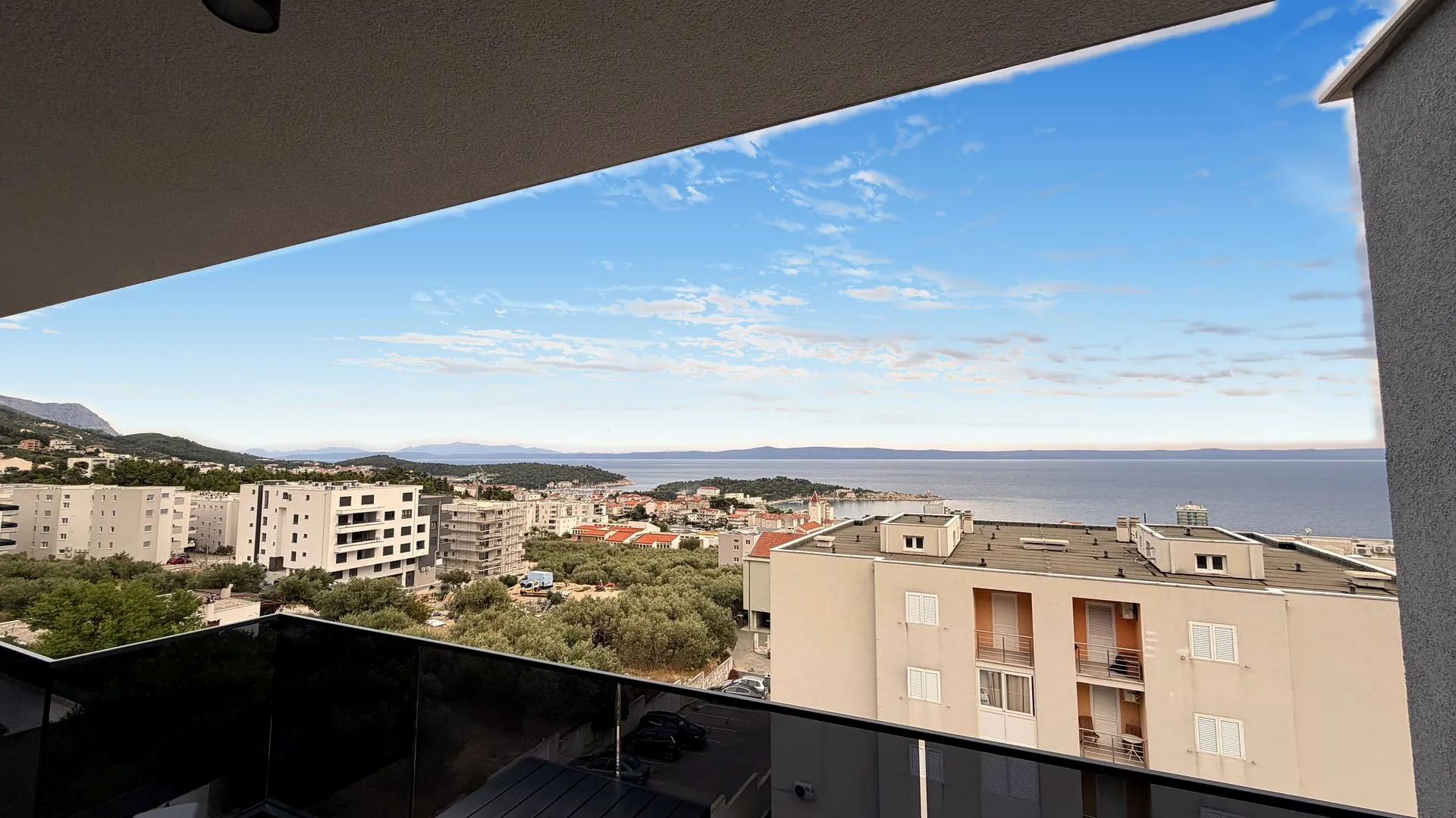 Meerblick über Makarska Richtung Brač und Hvar von der Marestina